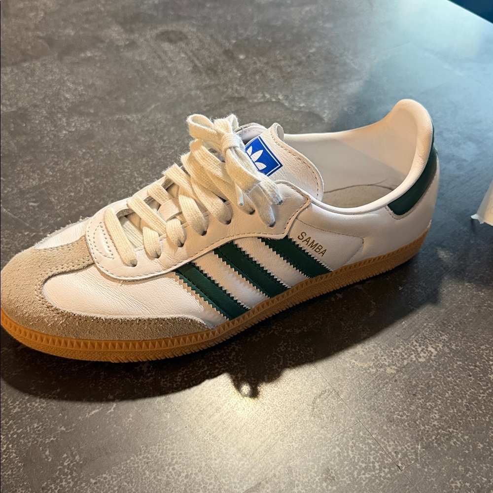 Adidas Samba OG in White and Green Men’s 6, women’s 7.5